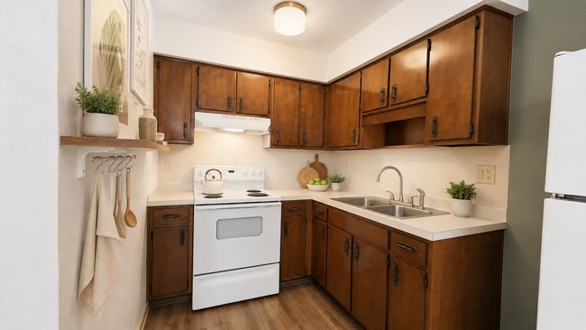 Photo - Spring Manor Apartments