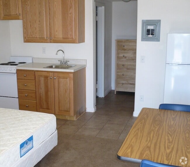 Building Photo - 1675 S State St Rental