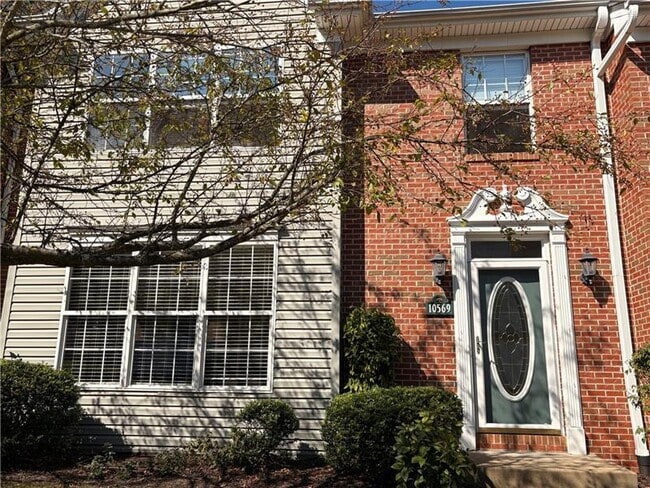 Building Photo - 10569 Forest Hill Dr Rental