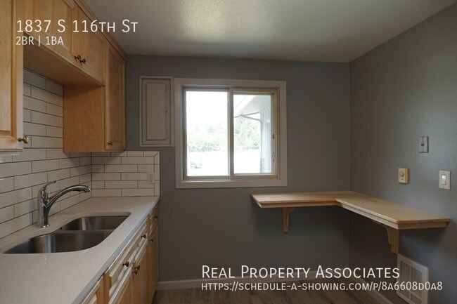 Photo - 1837 S 116th St