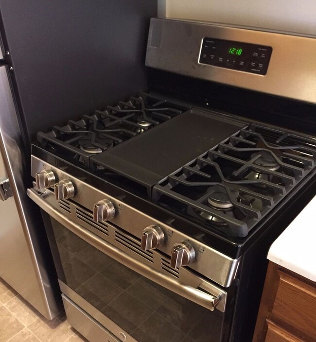 Photo - Charming Studio in a Classic Art Deco Bldg... Unit 106