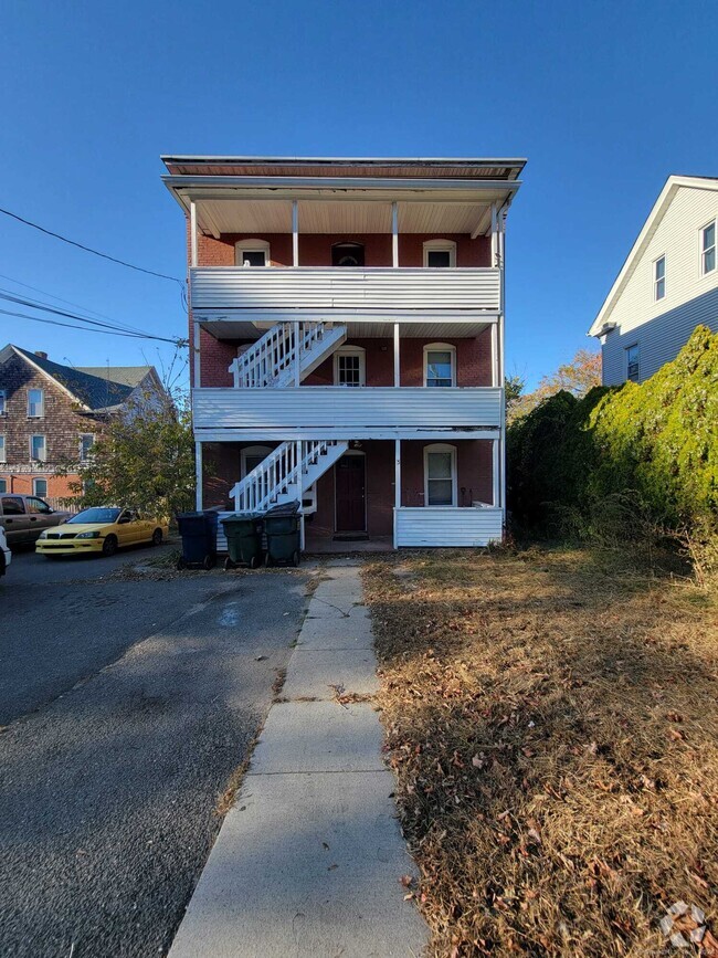 Building Photo - 3 Pearl St Unit 2 Rental