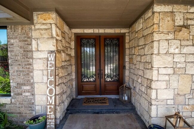 Photo - Luxury Living in Preston Manor