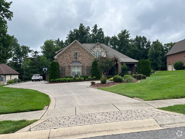 Building Photo - 1682 Sunset Park Dr Rental