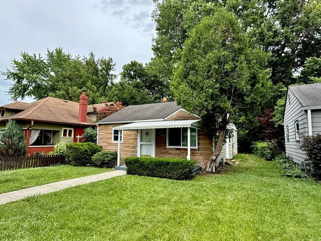 4235 Rookwood Ave
