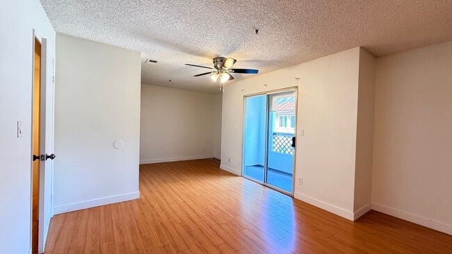 Photo - 1500-1502 Abbot Ave