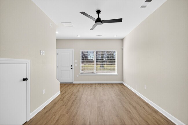 Photo - 201 E 17th St