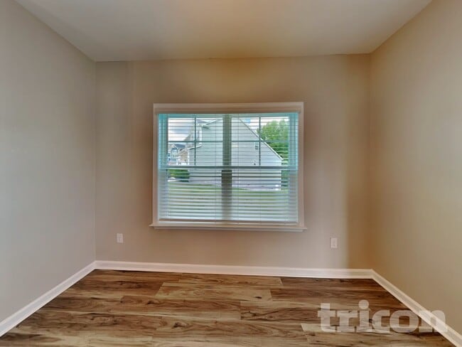 Photo - 120 Dunnsmore Dr