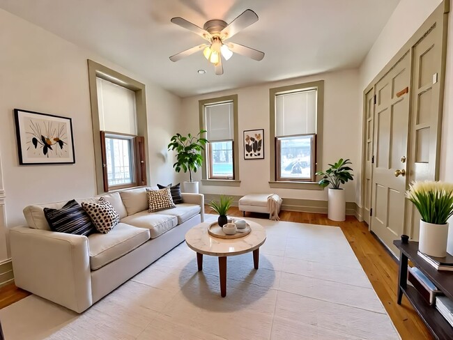 Building Photo - 216 S Market St Unit Apt 101