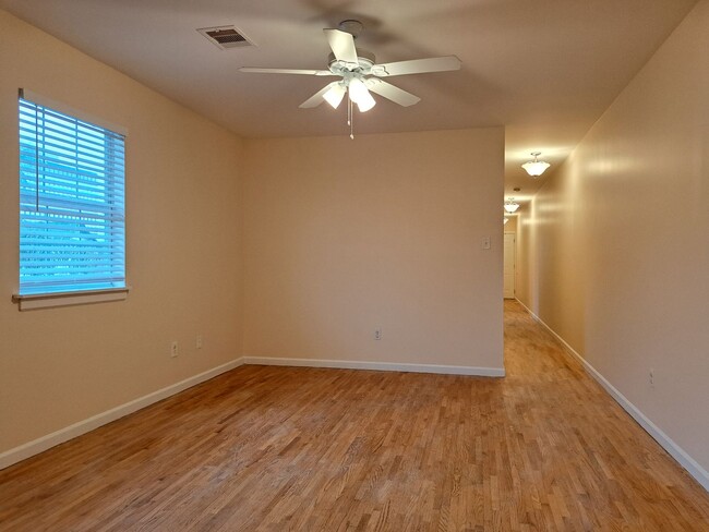 Building Photo - 2509 Gravier St Unit 2509 Rental
