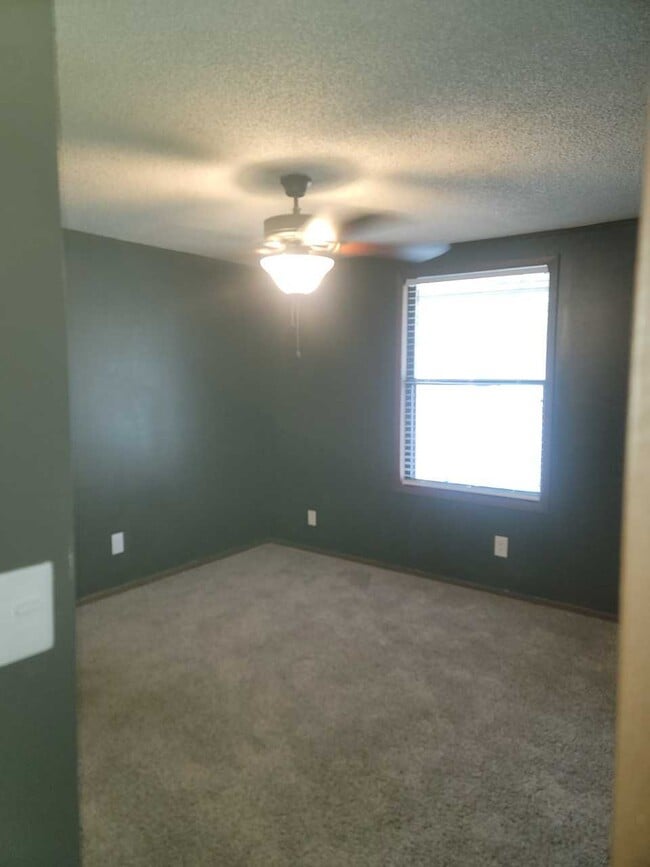 Bedroom - Woodcrest Apartments