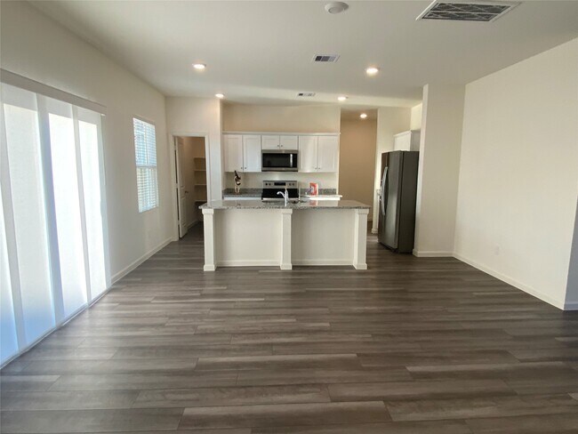 Photo - 3022 Spindletree Ln