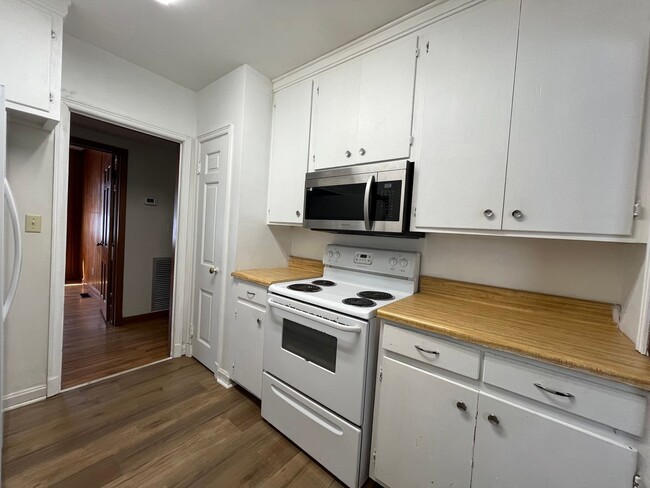 Photo - 3 Bedroom, 1 Bath home in Live Oak with la...