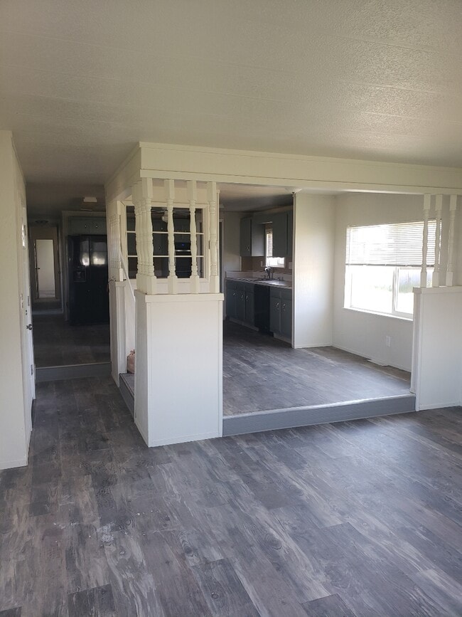 Photo - 3197 Eastview Rd