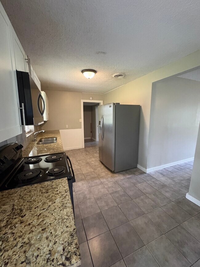 Photo - 3902 Wesley Dr