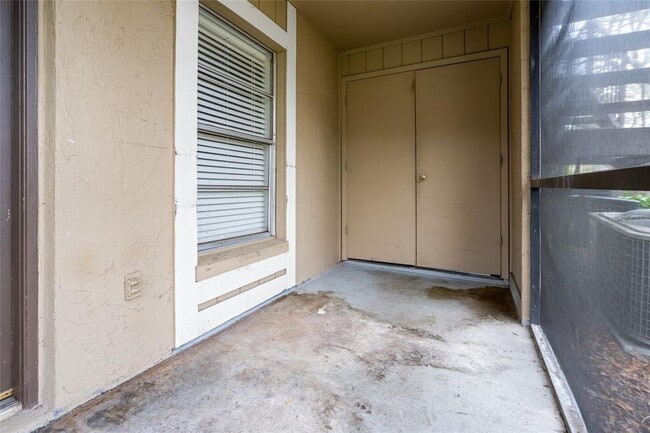 Photo - 14323 Hanging Moss Cir Unidad 102