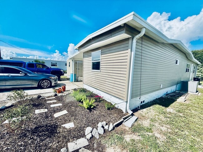 Photo - 1419 Turkey Creek Dr NE