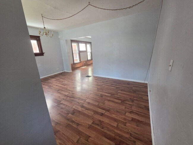 1046 E 4th St Unit 1046 E 4th St