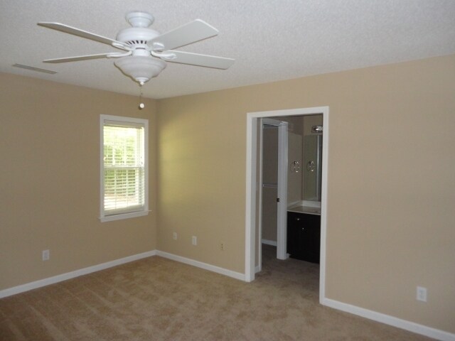 Photo - 115 Haven Grove Trl