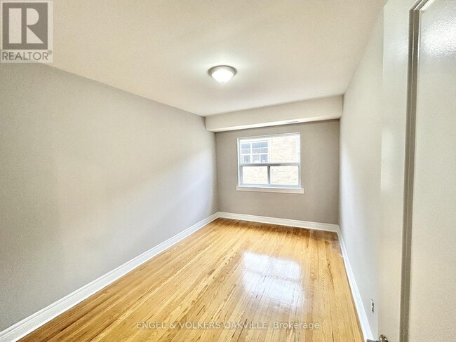 Photo - 11 Thirty Third St Unit 304