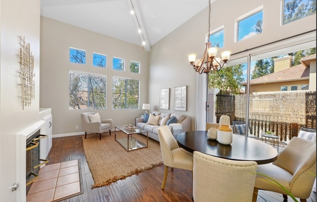 Building Photo - 2755 Dietrich Dr Unit 2755 Dietrich Dr