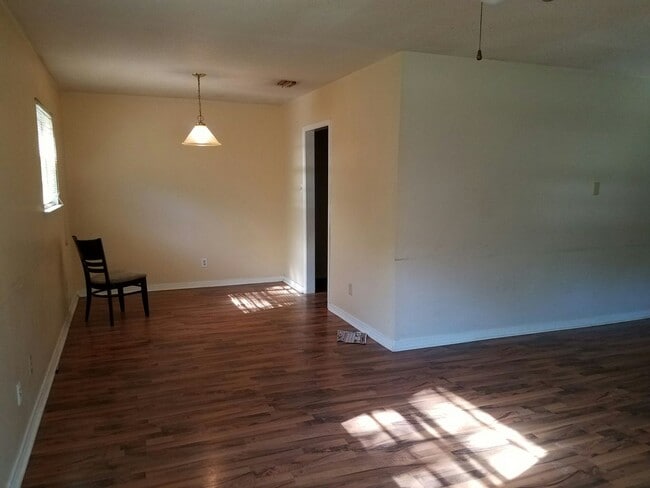 2 bed 1.5 bath for rent - 2 bed 1.5 bath for rent House