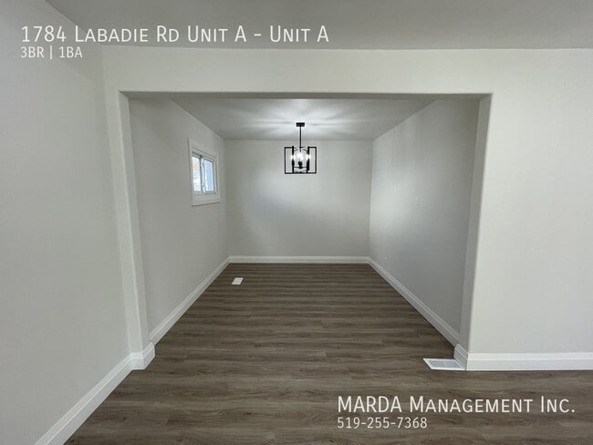 Photo - RENOVATED 3 BED/1 BATH MAIN FLOOR UNIT EAST WINDSOR + 60% OF UTILITIES Unit A