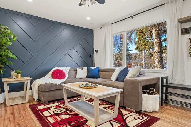 Building Photo - 7916-7936 36 Ave NW Unit ID1303231P