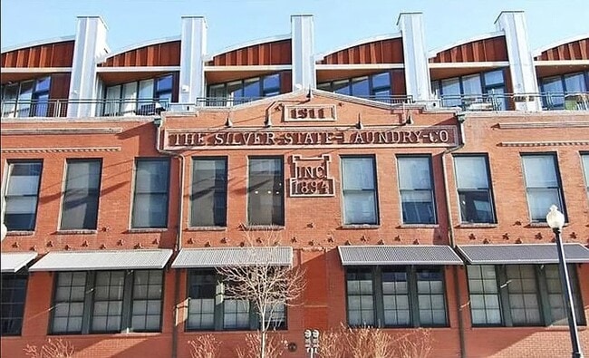 Building Photo - 2441 N Broadway Unit 202