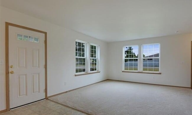 Photo - Bright Everett Home with 2-Car Garage