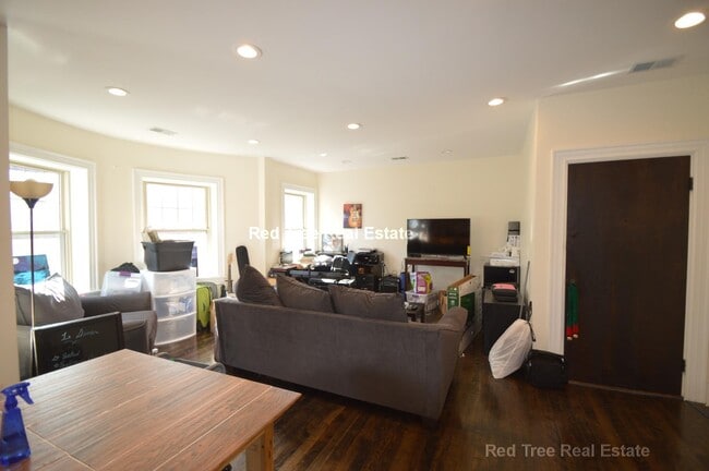 Photo - 29 Commonwealth Terrace Unit 3