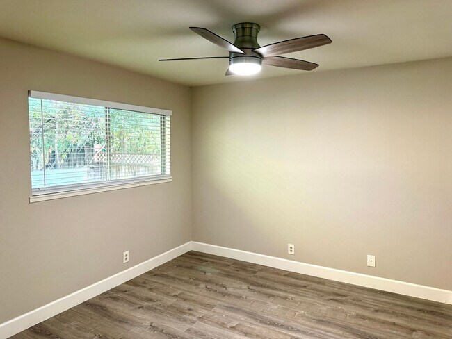 Photo - Charming Downtown Los Gatos – Remodeled 1 BR with Private Yard! Unidad 454 SAN BENITO AVE  #A