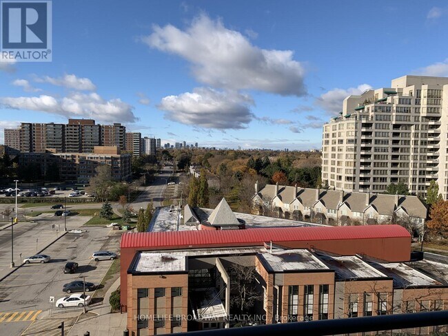 Photo - 185 Bonis Ave Unité 808