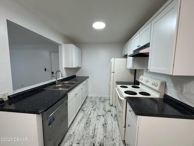 Photo - 3102 Oak St