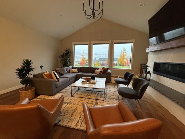 Photo - Now renting 4 bedroom Luxury House, stillporoperties.com