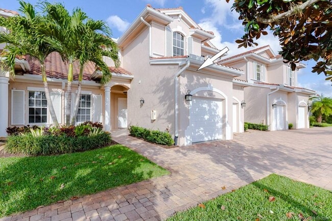 Building Photo - 2371 SW Carriage Hill Terrace Unit 103