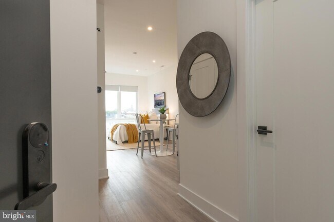 Photo - 1421 E Columbia Ave Unit 301