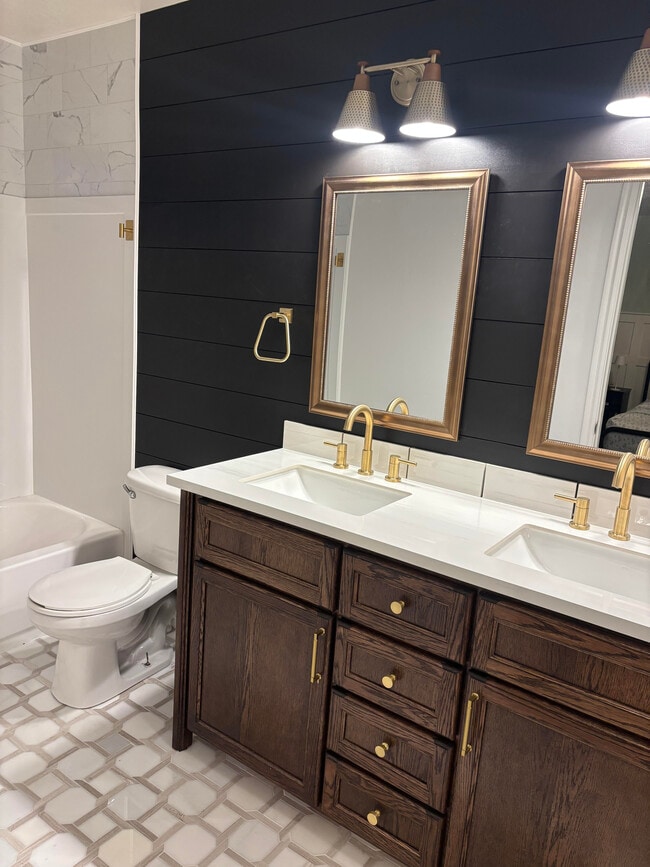 Master Bathroom - 2755 S 535 E