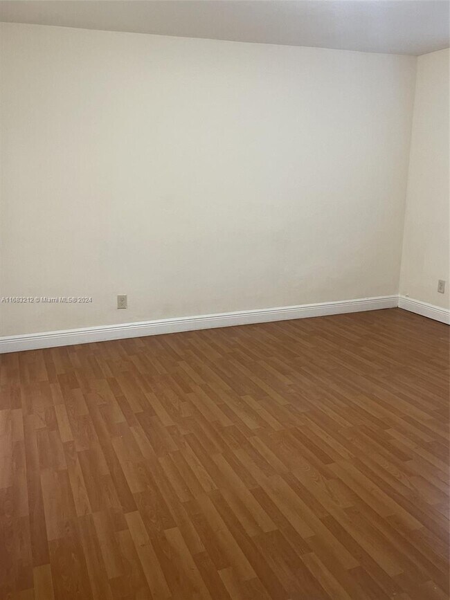 Photo - 19621 NE 18th Ct