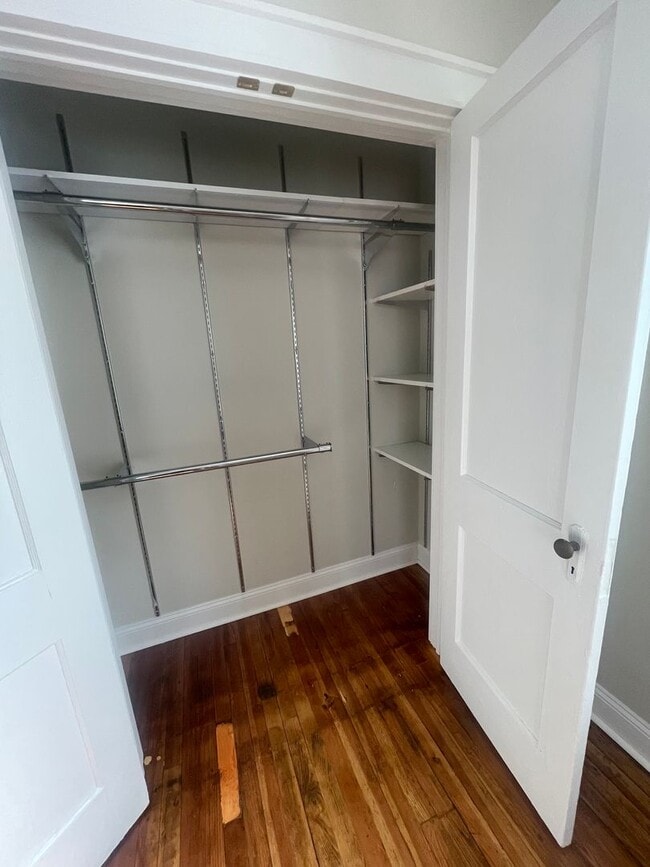 Photo - 713 E 2nd St