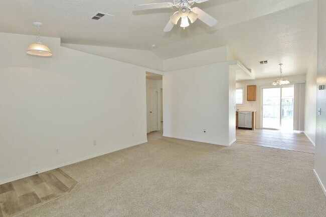 Photo - 3721 Pierre Ave Casa