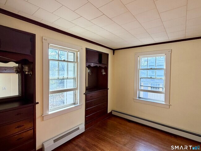 Photo - 23 Farnham Ave Unit 2nd Floor Rear