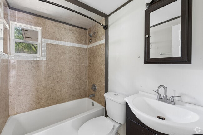 2BR, 1BA - 740SF - Bathroom - Blair Place Apartments