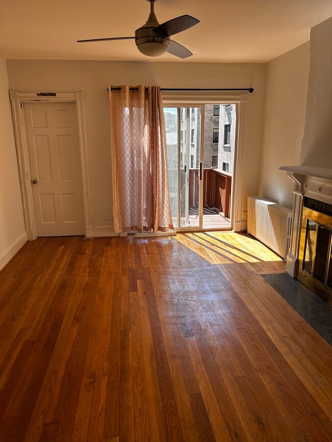 Bedroom facing Deck & BathRm - 1508 17th St NW Unit 3