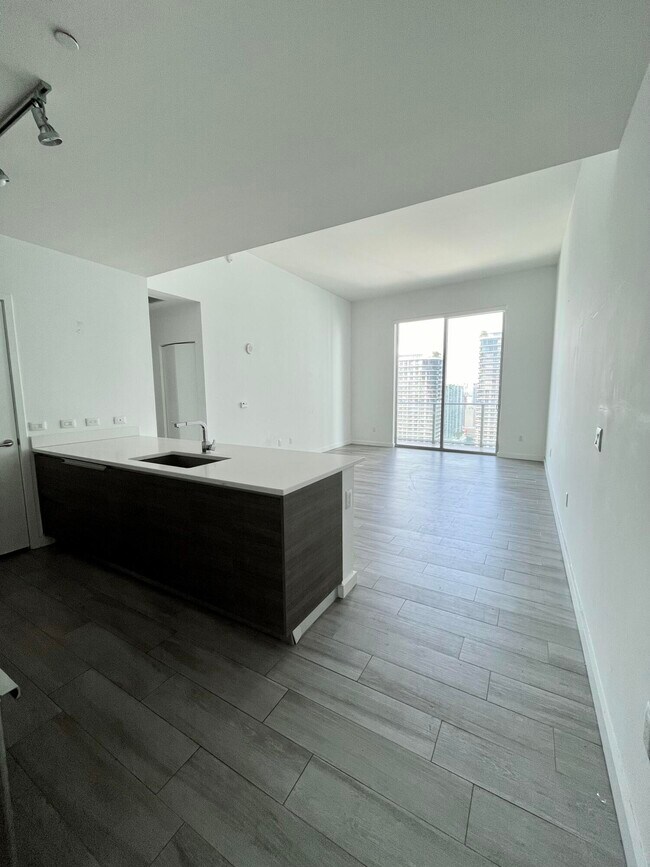 Building Photo - 1100 S Miami Ave Unit 4209