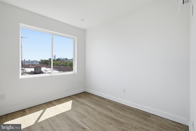Photo - 613 Brooklyn St Unit 8