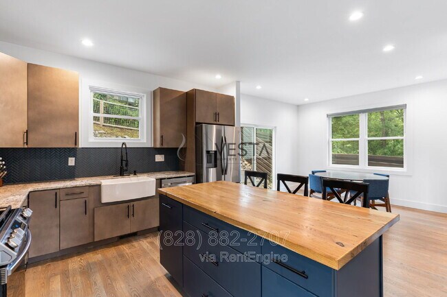 Photo - 125 Waynesville Ave