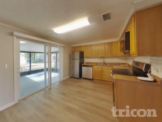 Photo - 907 Briarcliff Dr