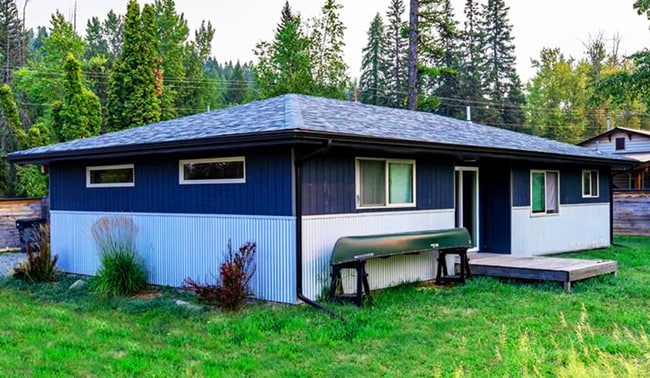 Building Photo - Gorgeous Whitefish Home