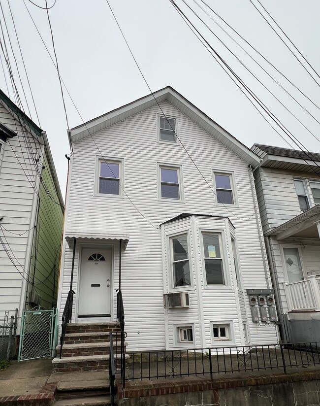 Building Photo - 215 William St Unit 1 Rental